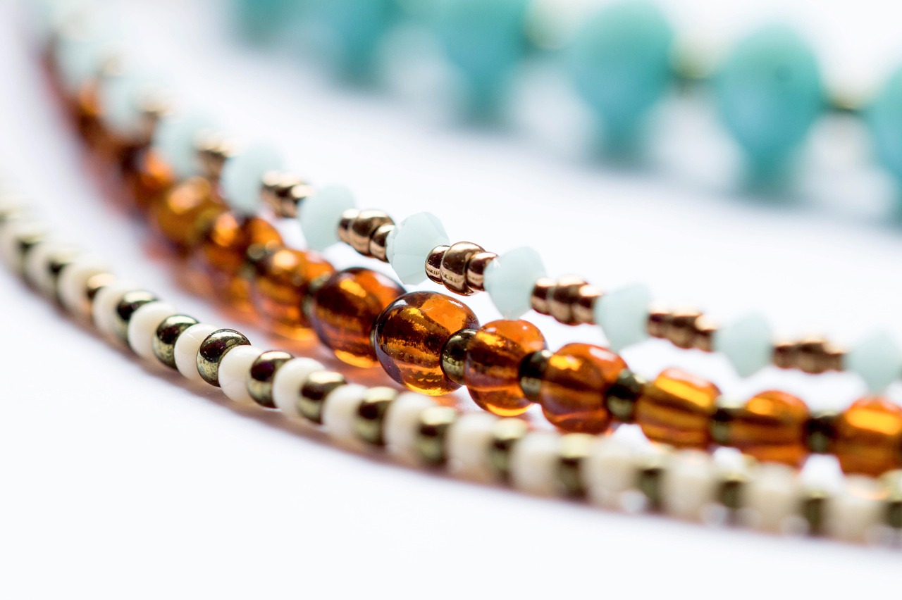 close up, jewellery, chain, necklace, pearls, glass beads